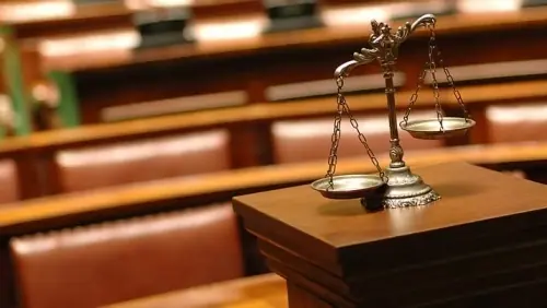 Two prisoners were released from custody 8 hours after the lawyer's involvement.
